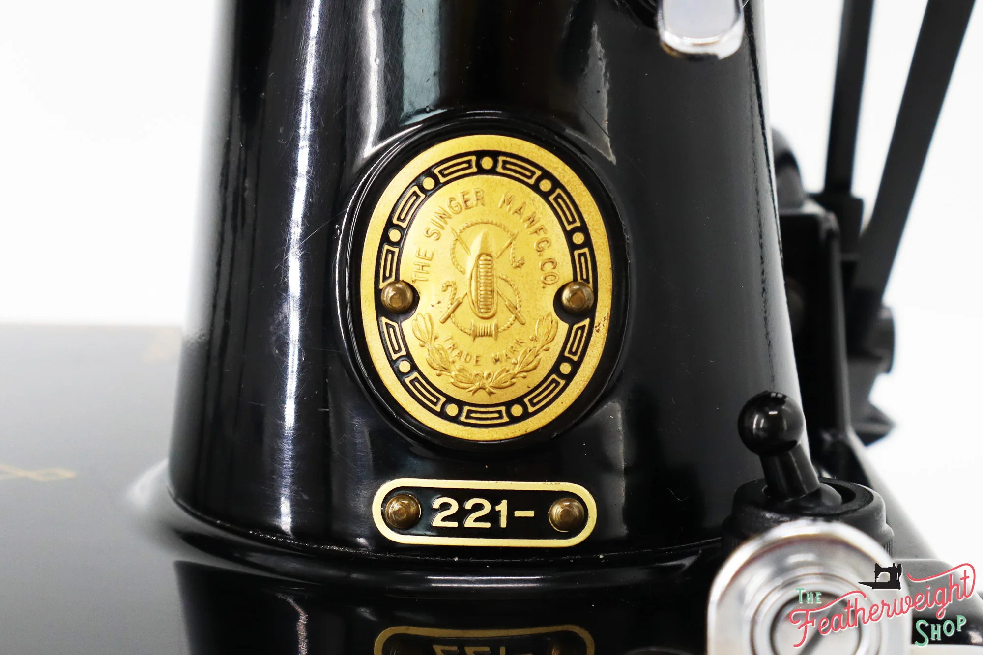 Singer Featherweight 221 Sewing Machine, AM386*** - Image 15