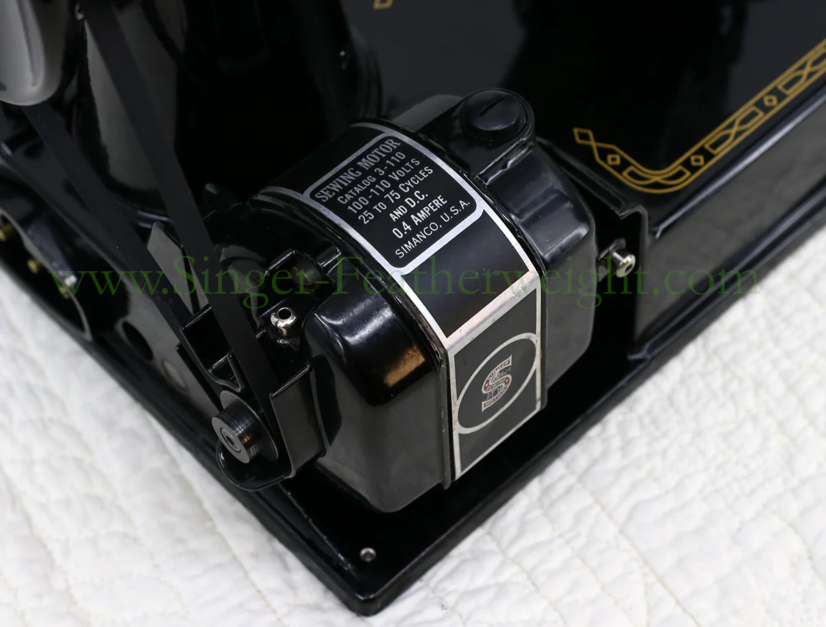 Singer Featherweight 221 Sewing Machine, AM404*** - Image 19