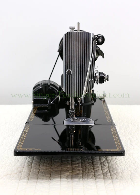 Singer Featherweight 221 Sewing Machine, AM404*** - Image 4