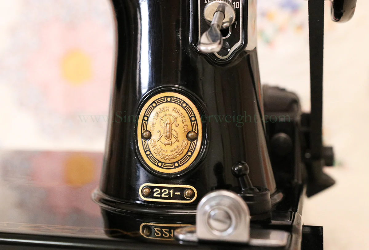 Singer Featherweight 221 Sewing Machine, AM408*** - Image 18