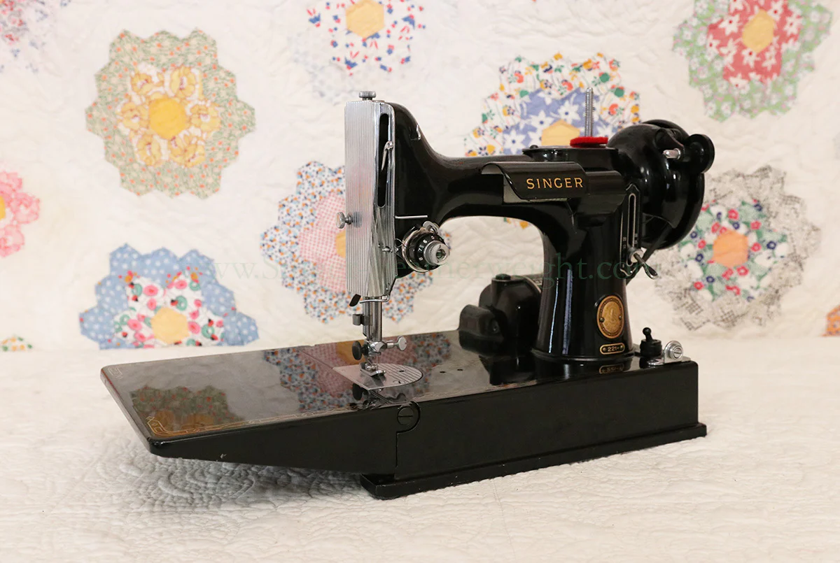 Singer Featherweight 221 Sewing Machine, AM408*** - Image 2