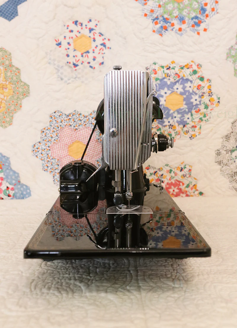Singer Featherweight 221 Sewing Machine, AM408*** - Image 4