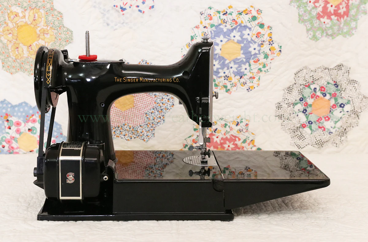 Singer Featherweight 221 Sewing Machine, AM408*** - Image 7