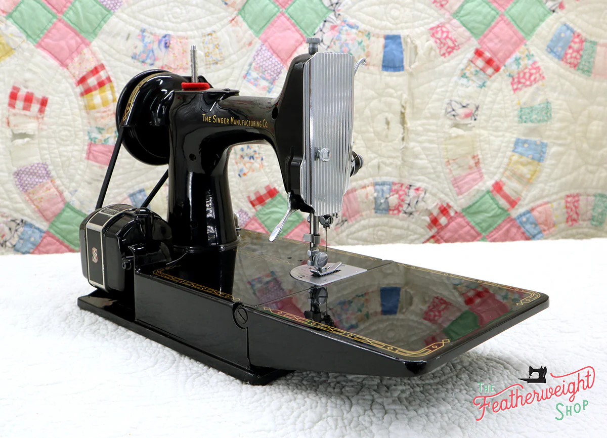 Singer Featherweight 221 Sewing Machine, AM656*** - Image 7
