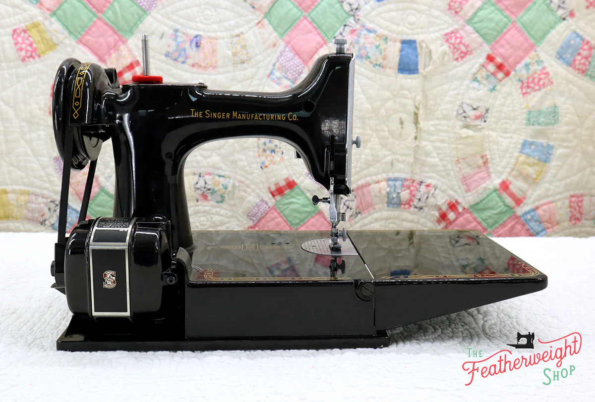 Singer Featherweight 221 Sewing Machine, AM656*** - Image 8