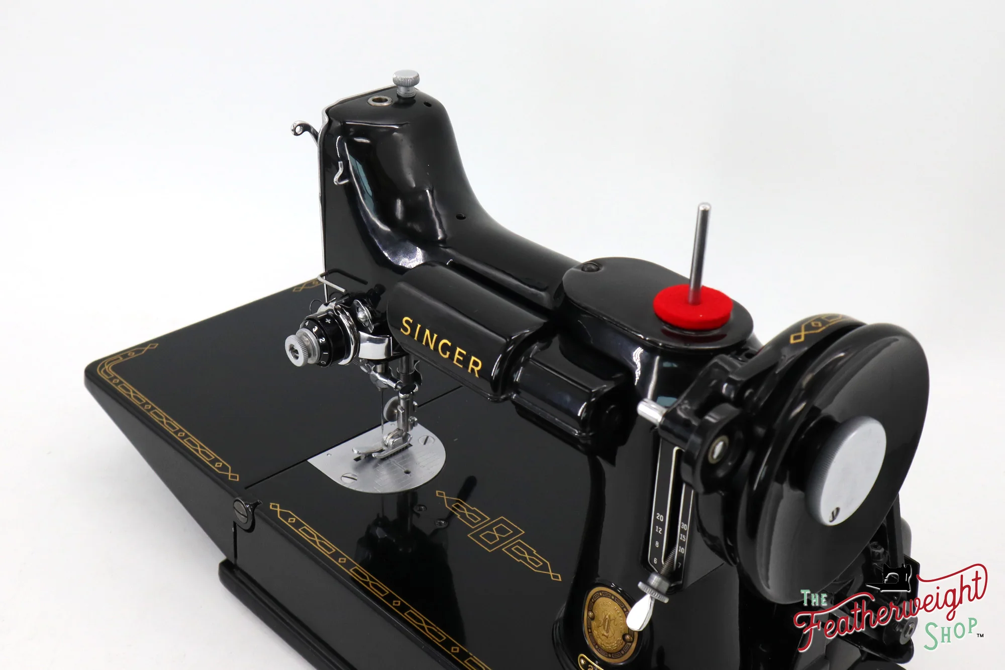 Singer Featherweight 221 Sewing Machine, AM660*** - 1957 - Image 11