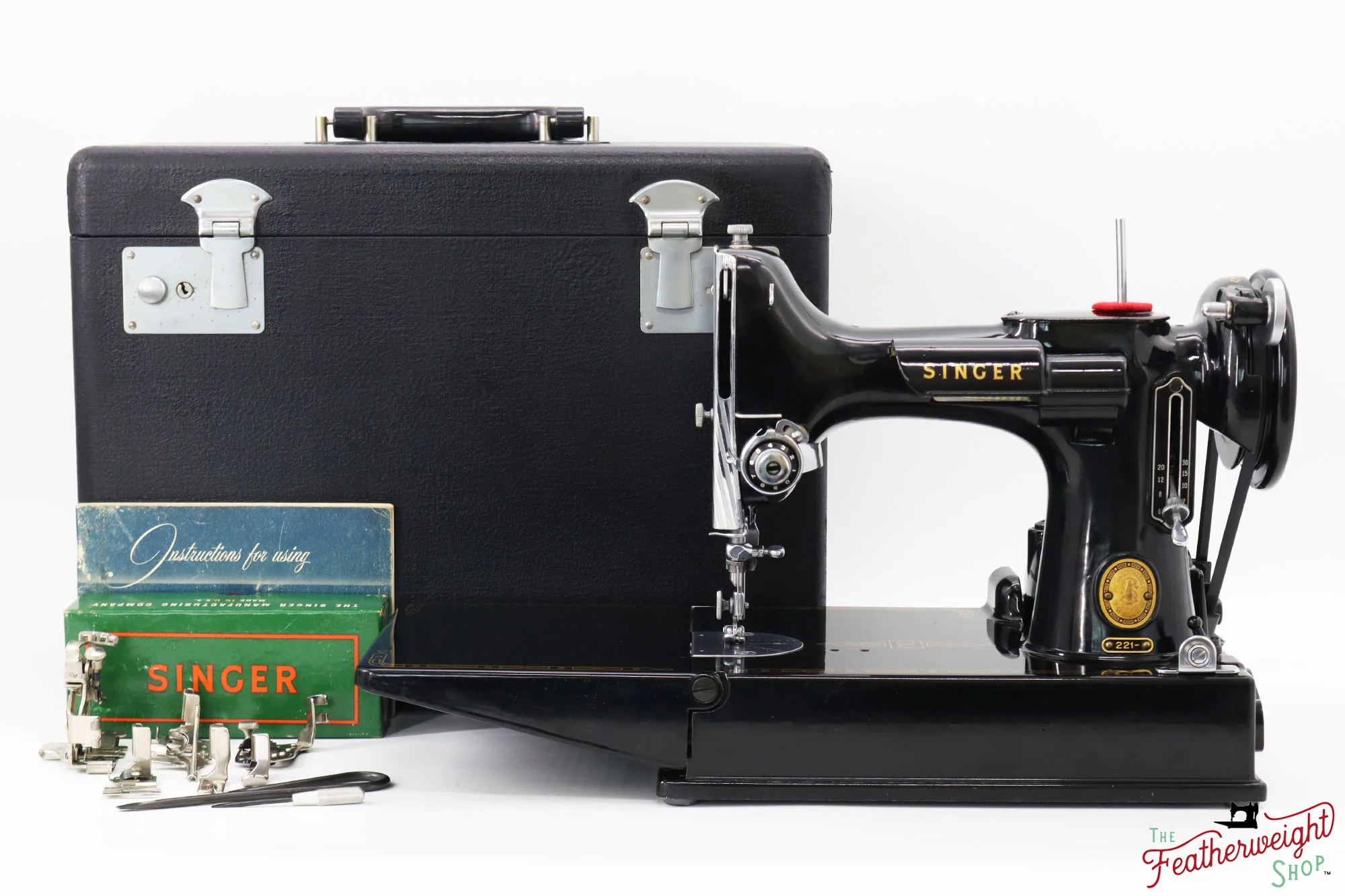 Singer Featherweight 221 Sewing Machine, AM673*** - 1957 - Image 2