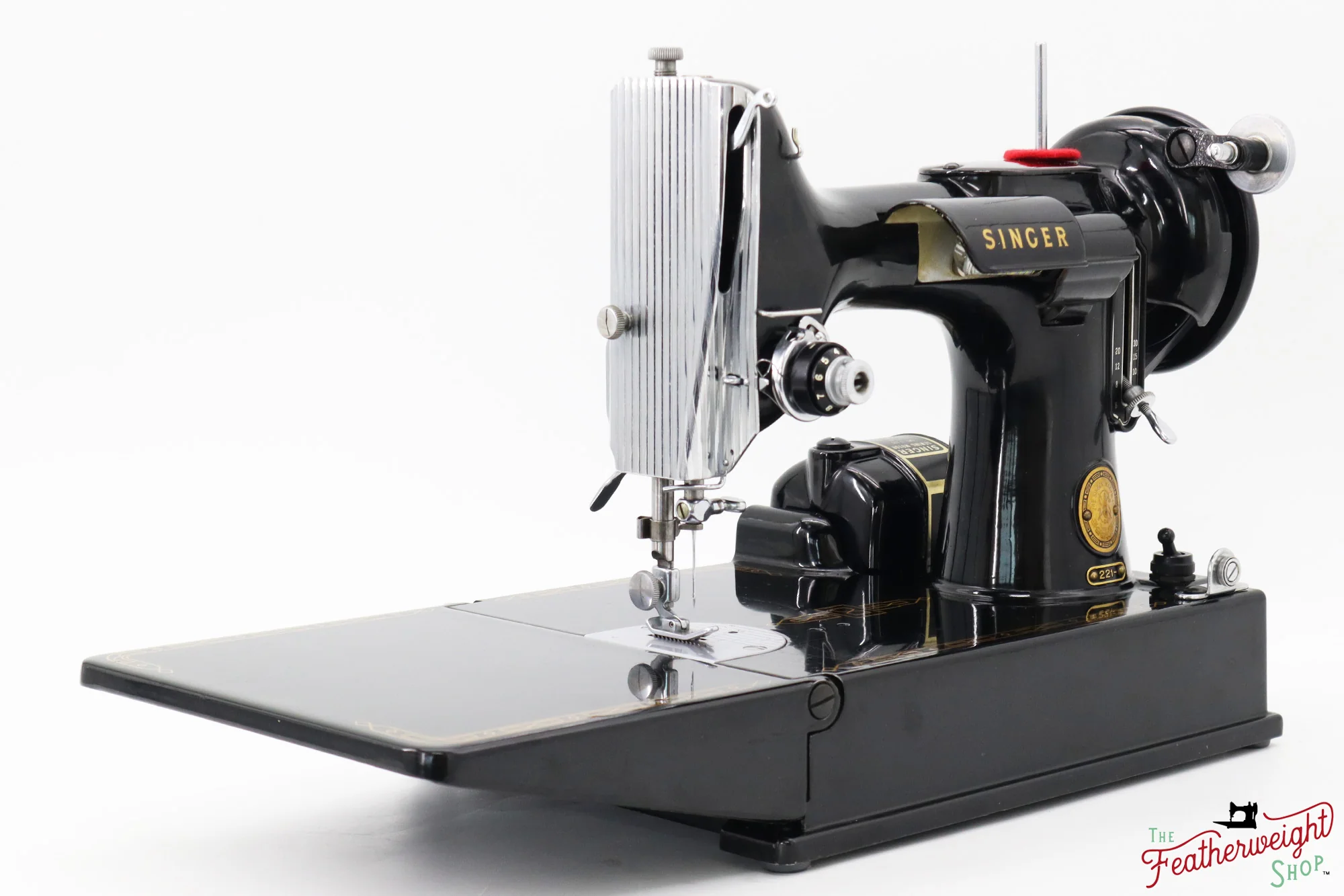 Singer Featherweight 221 Sewing Machine, AM673*** - 1957 - Image 4