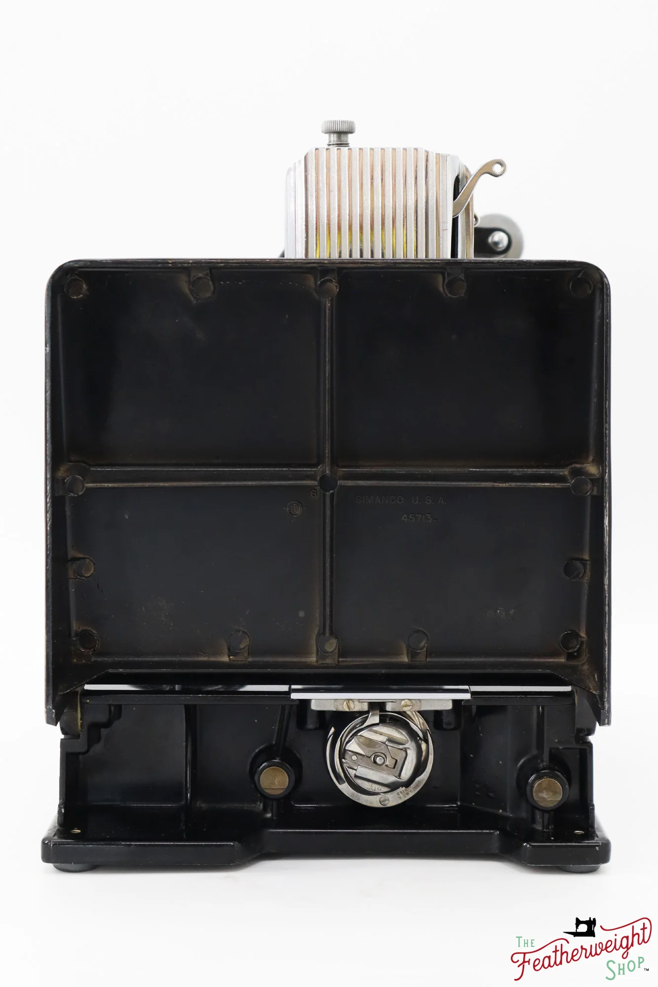 Singer Featherweight 221 Sewing Machine, AM673*** - 1957 - Image 5