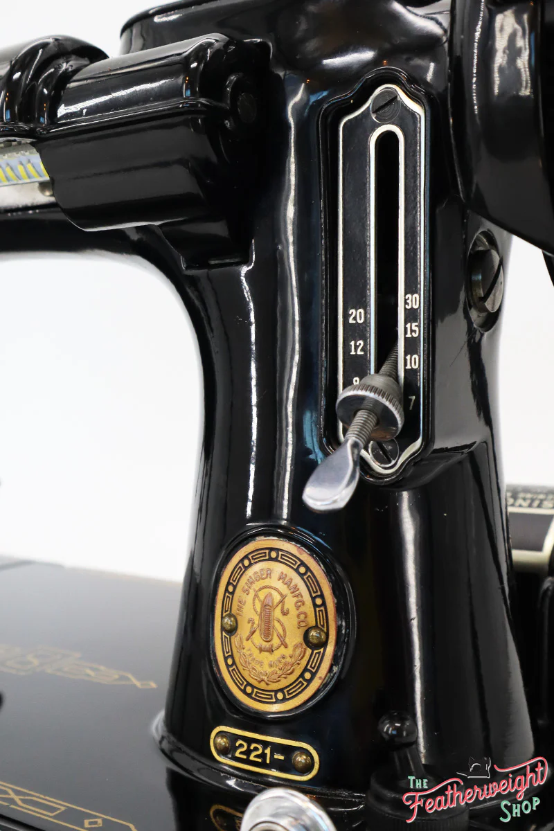 Singer Featherweight 221 Sewing Machine, AM688*** - Image 17