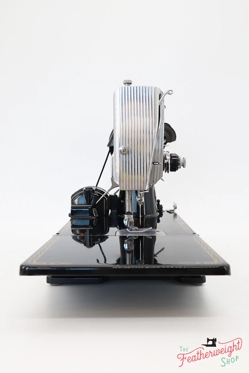 Singer Featherweight 221 Sewing Machine, AM688*** - Image 4