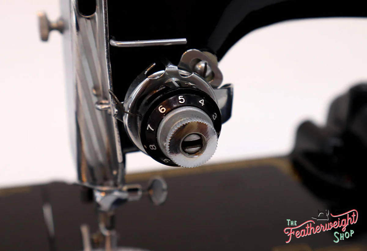 Singer Featherweight 221 Sewing Machine, AM693*** - Image 16