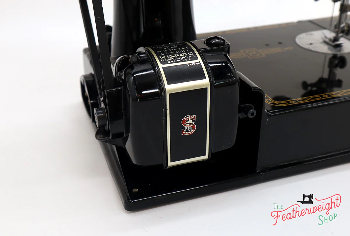 Singer Featherweight 221 Sewing Machine, AM693*** - Image 21