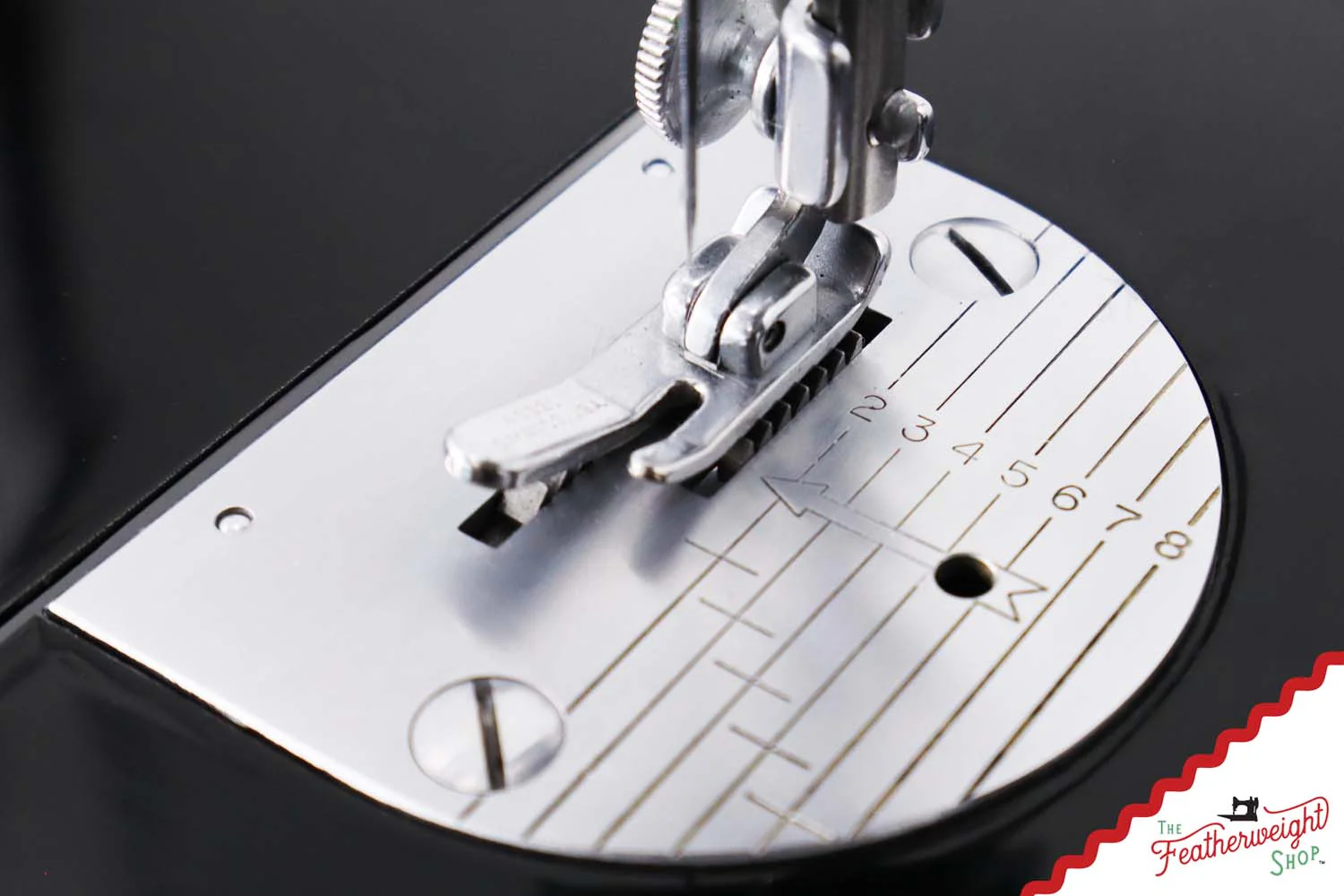 Singer Featherweight 221 Sewing Machine, AM6959** - 1957 - Image 13