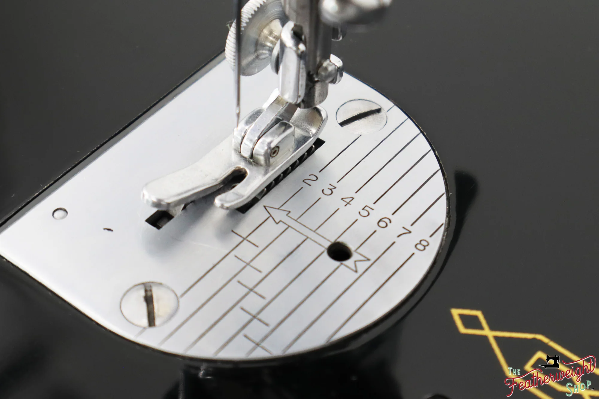 Singer Featherweight 221 Sewing Machine, AM698*** - 1957 - Image 13