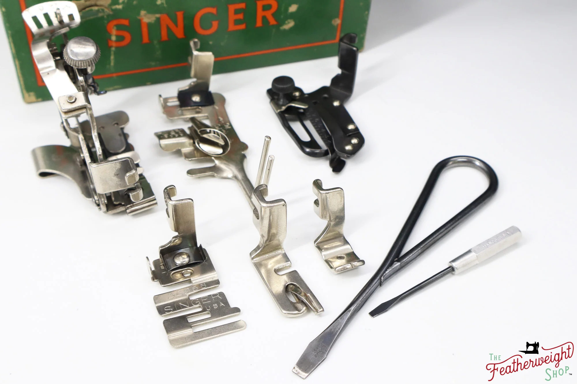 Singer Featherweight 221 Sewing Machine, AM698*** - 1957 - Image 18