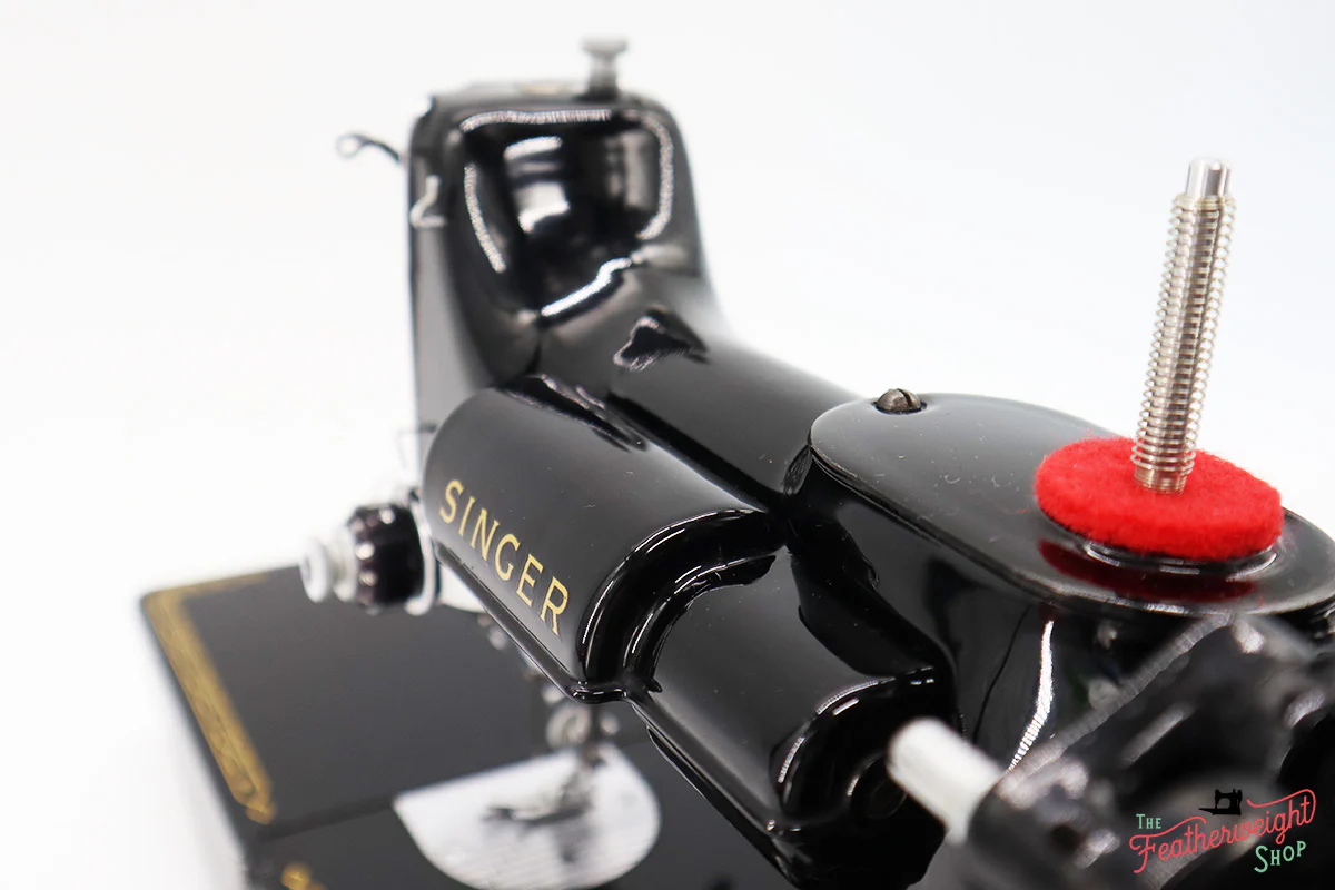 Singer Featherweight 221 Sewing Machine, AM699*** - Image 13