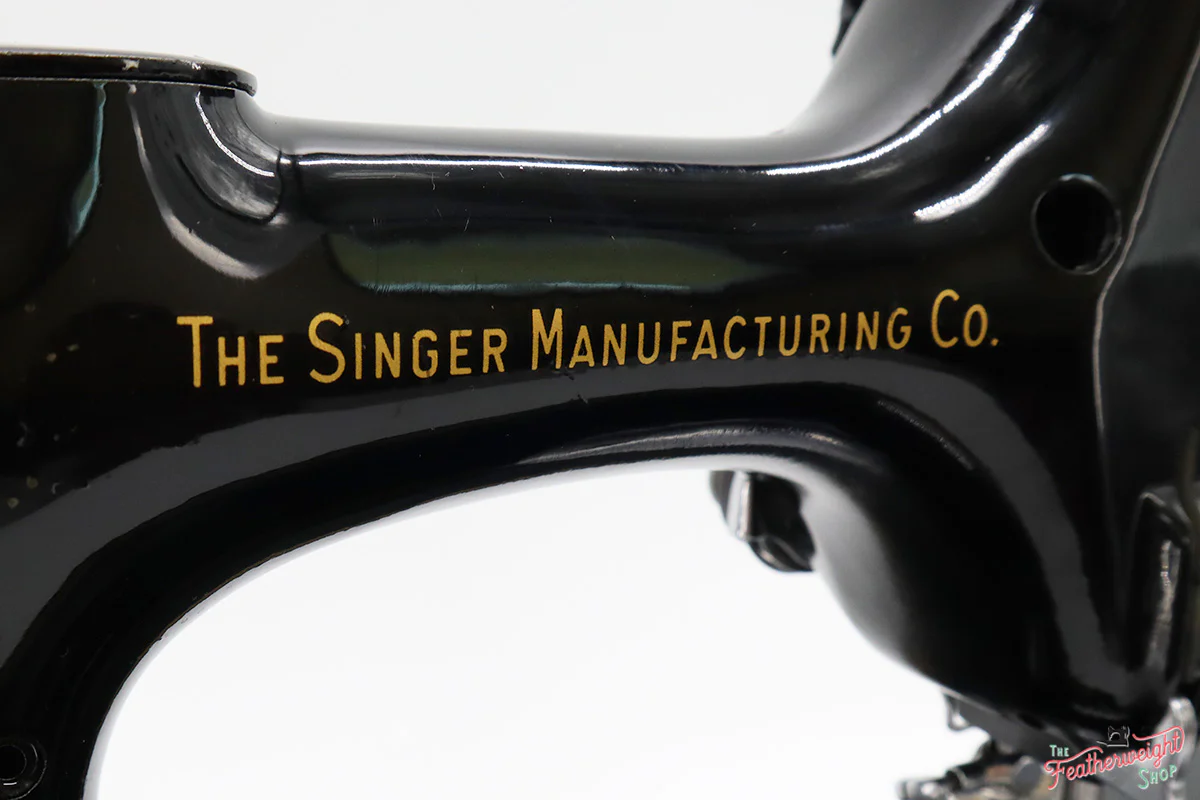 Singer Featherweight 221 Sewing Machine, AM774*** - Image 12