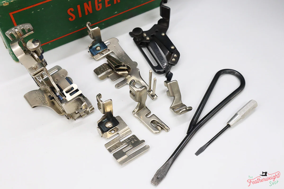 Singer Featherweight 221 Sewing Machine, AM774*** - Image 17