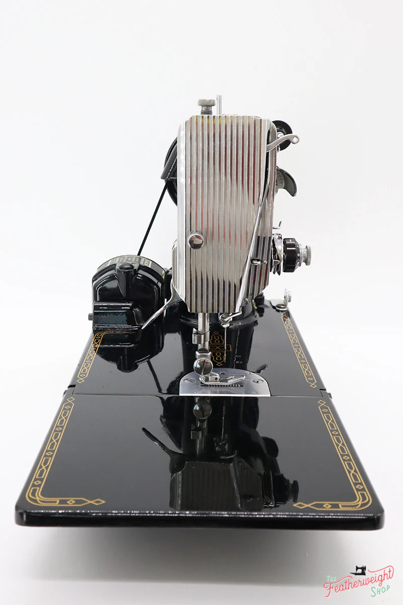Singer Featherweight 221 Sewing Machine, AM774*** - Image 4