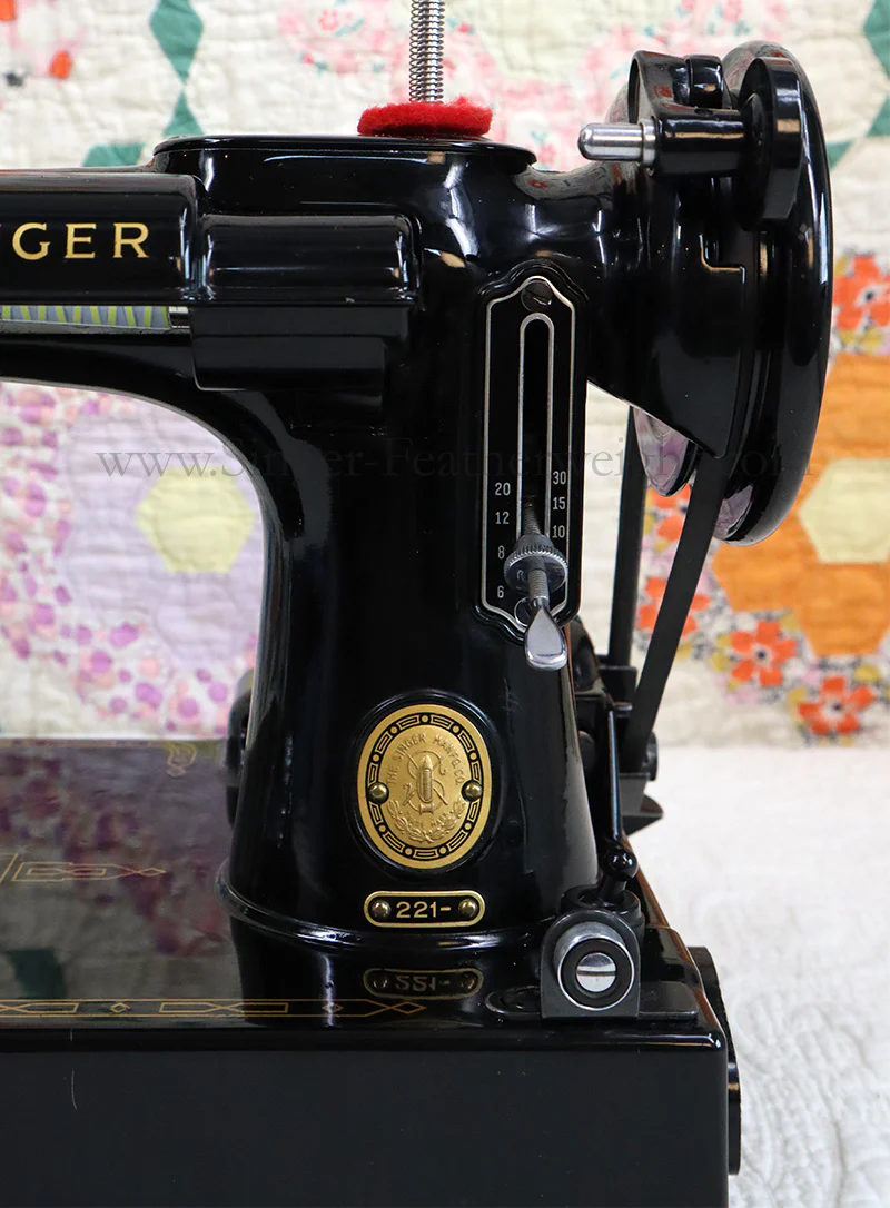 Singer Featherweight 221 Sewing Machine, AM776*** - Image 19