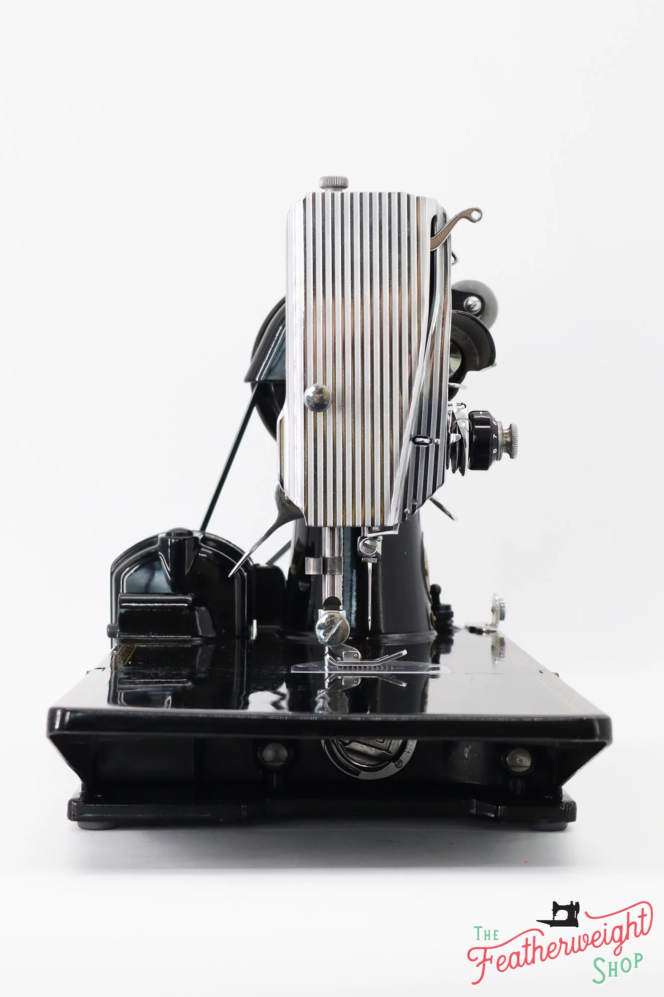 Singer Featherweight 221 Sewing Machine, AM777*** - Image 4