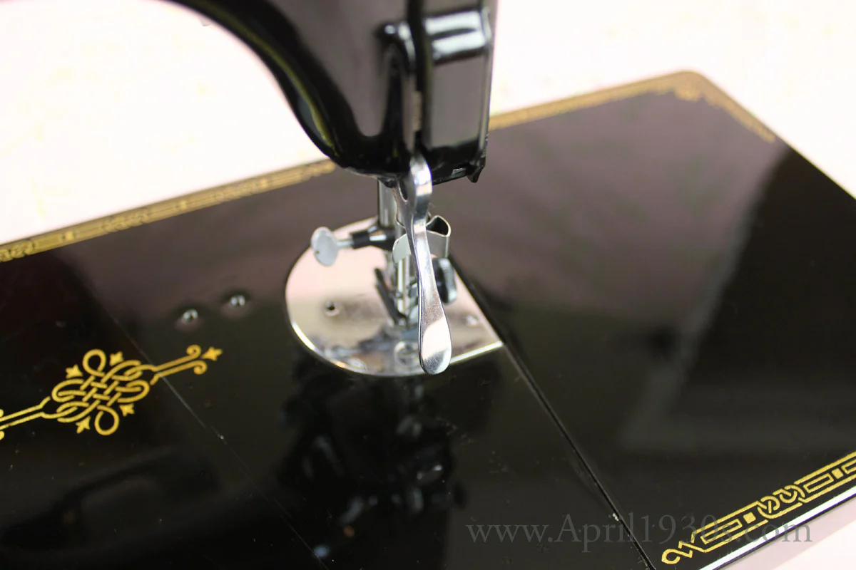 Singer Featherweight 221 Sewing Machine, BLACKSIDE AG004*** (SOLD) - Image 19