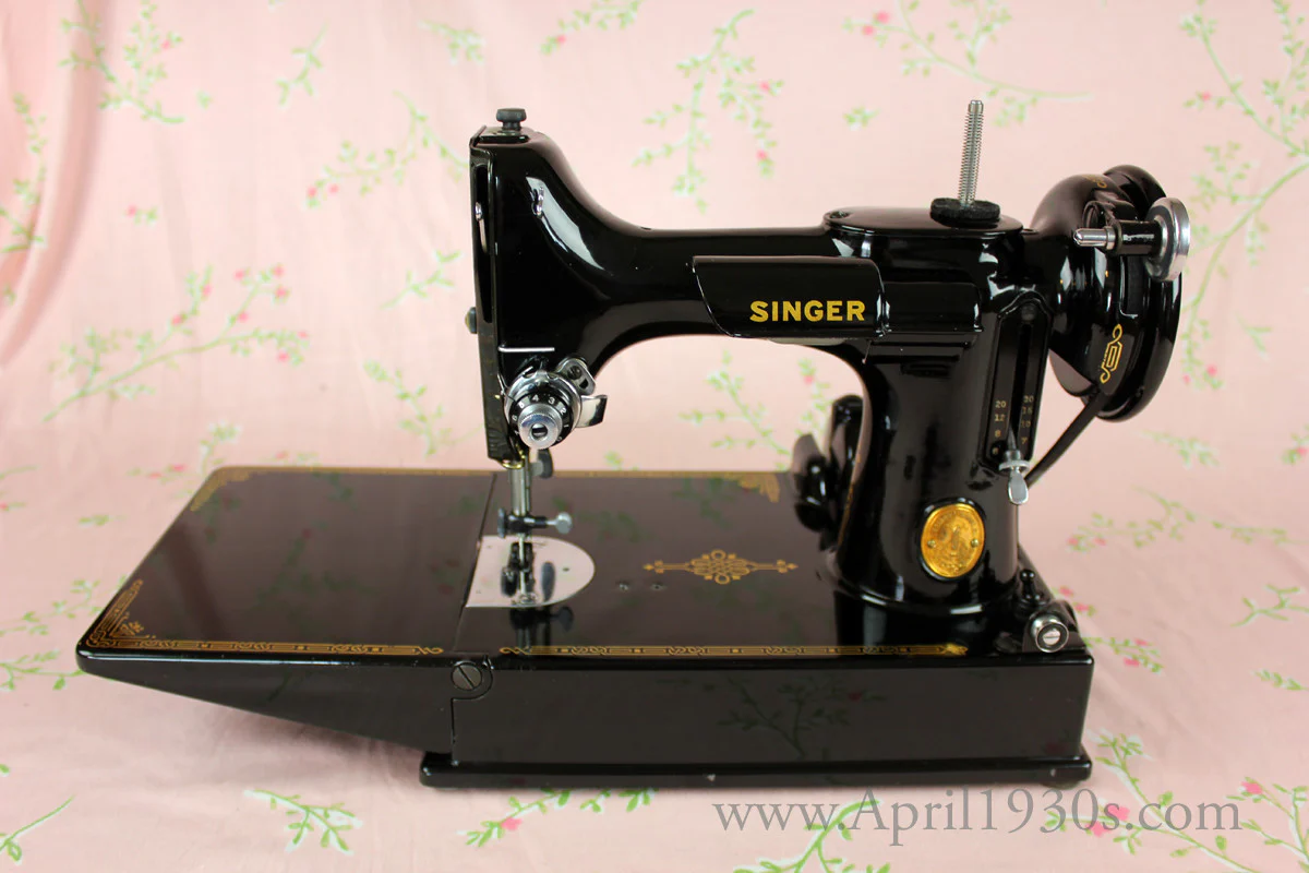 Singer Featherweight 221 Sewing Machine, BLACKSIDE AG004*** (SOLD) - Image 6