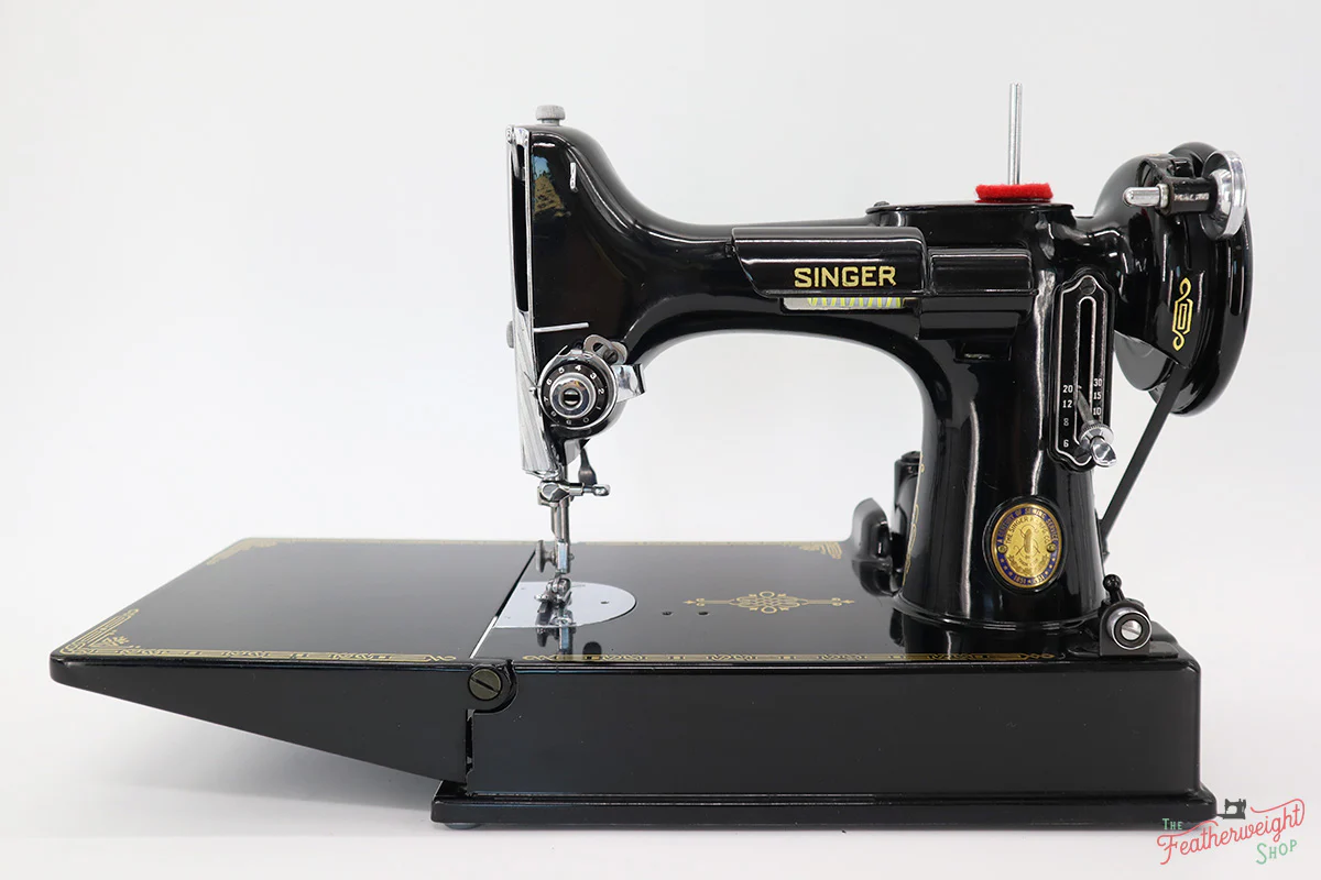 Singer Featherweight 221 Sewing Machine, Centennial: AJ788*** - Image 3