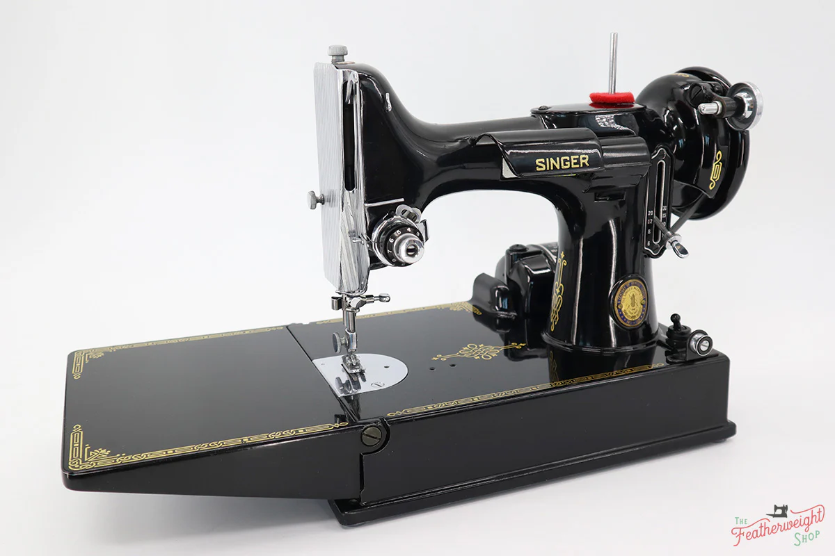 Singer Featherweight 221 Sewing Machine, Centennial: AJ788*** - Image 4