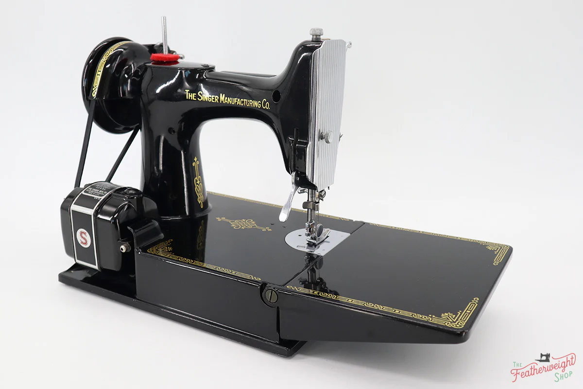 Singer Featherweight 221 Sewing Machine, Centennial: AJ788*** - Image 6