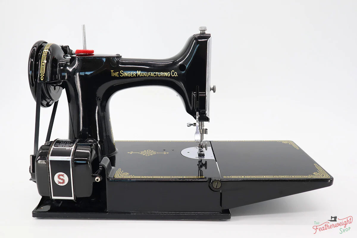 Singer Featherweight 221 Sewing Machine, Centennial: AJ788*** - Image 7