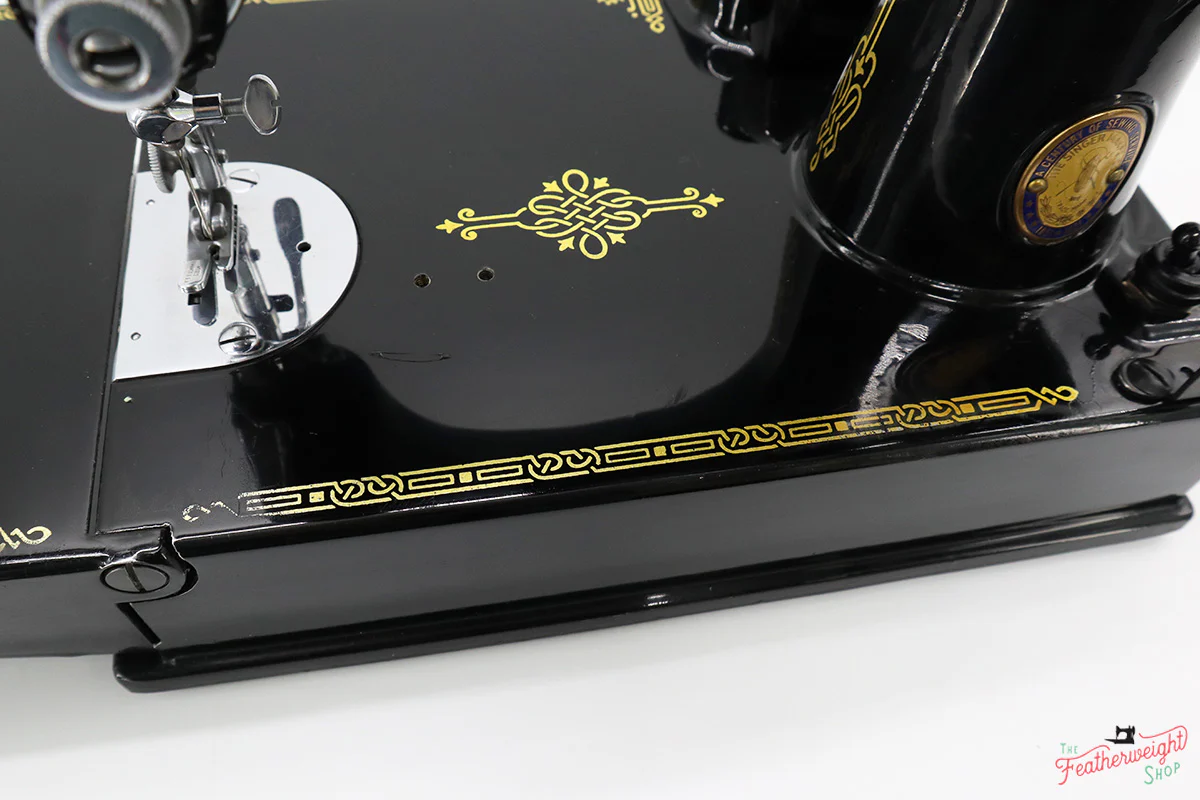 Singer Featherweight 221 Sewing Machine, Centennial: AJ915*** - Image 10