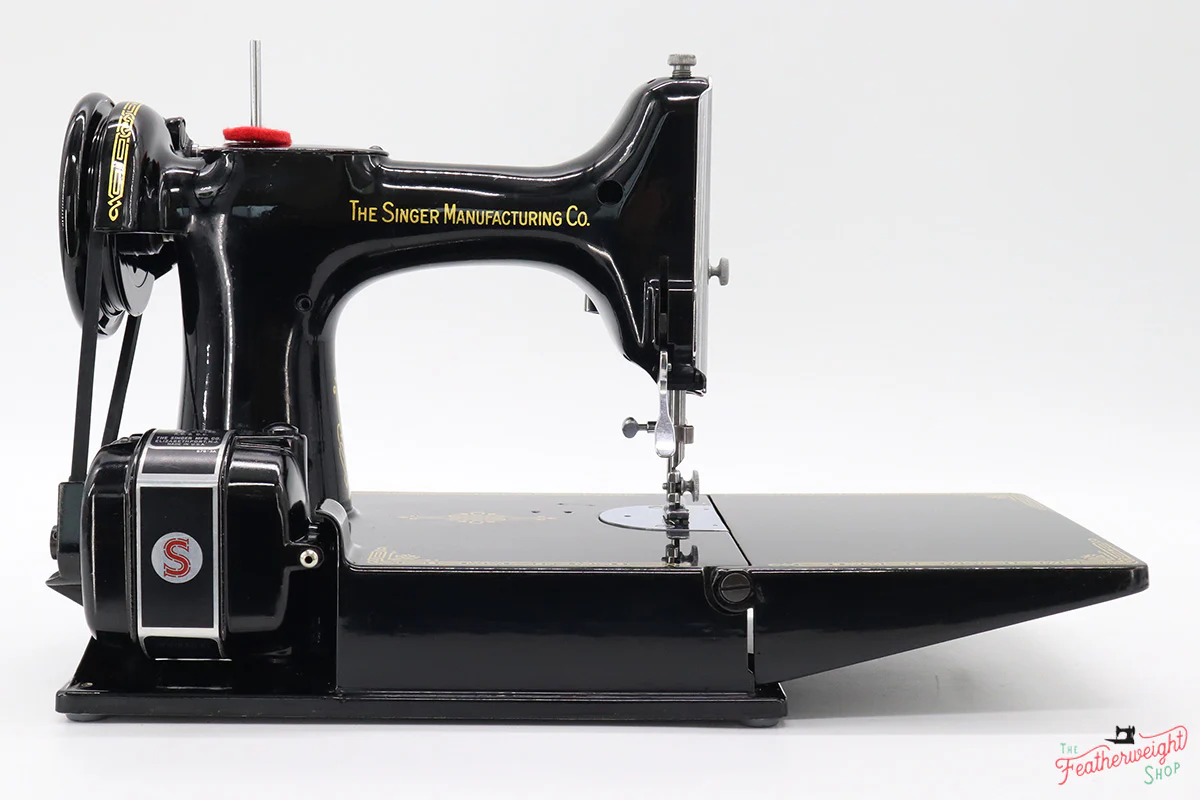 Singer Featherweight 221 Sewing Machine, Centennial: AJ915*** - Image 11