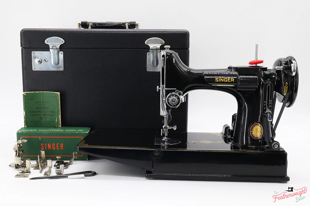 Singer Featherweight 221 Sewing Machine, Centennial: AJ915*** - Image 2