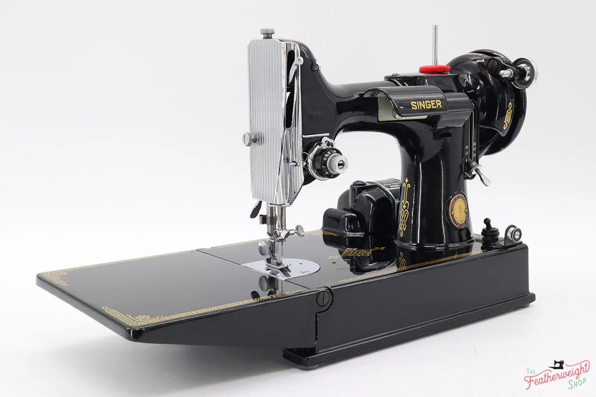 Singer Featherweight 221 Sewing Machine, Centennial: AJ915*** - Image 4