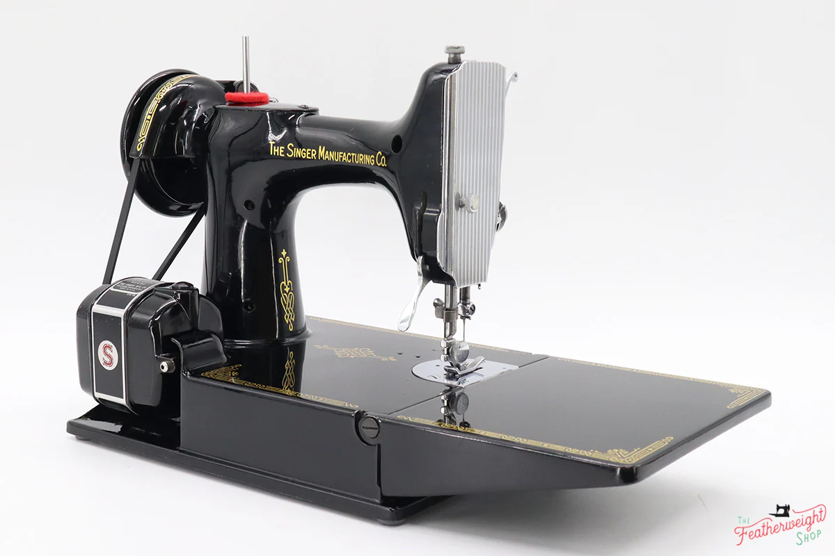 Singer Featherweight 221 Sewing Machine, Centennial: AJ915*** - Image 7