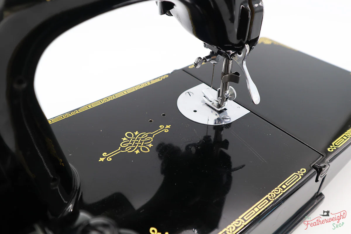 Singer Featherweight 221 Sewing Machine, Centennial: AJ917*** - Image 11