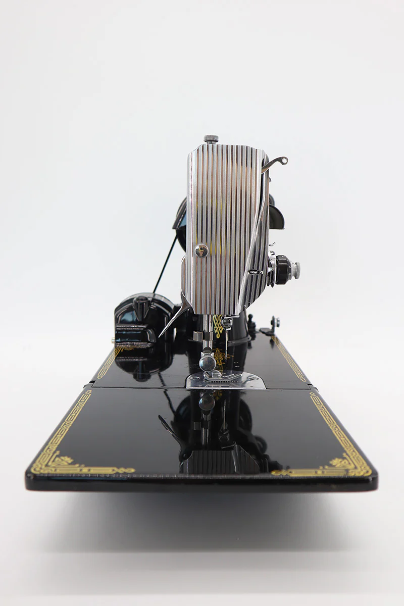 Singer Featherweight 221 Sewing Machine, Centennial: AJ917*** - Image 3