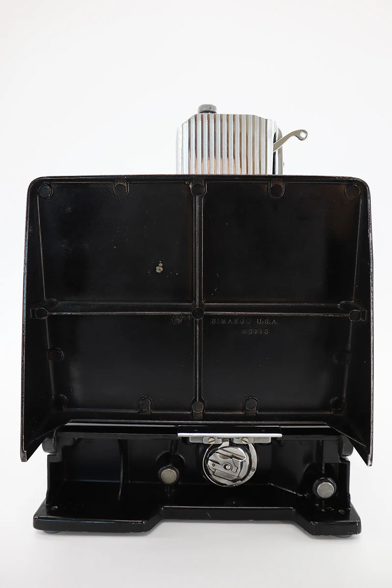 Singer Featherweight 221 Sewing Machine, Centennial: AJ917*** - Image 4