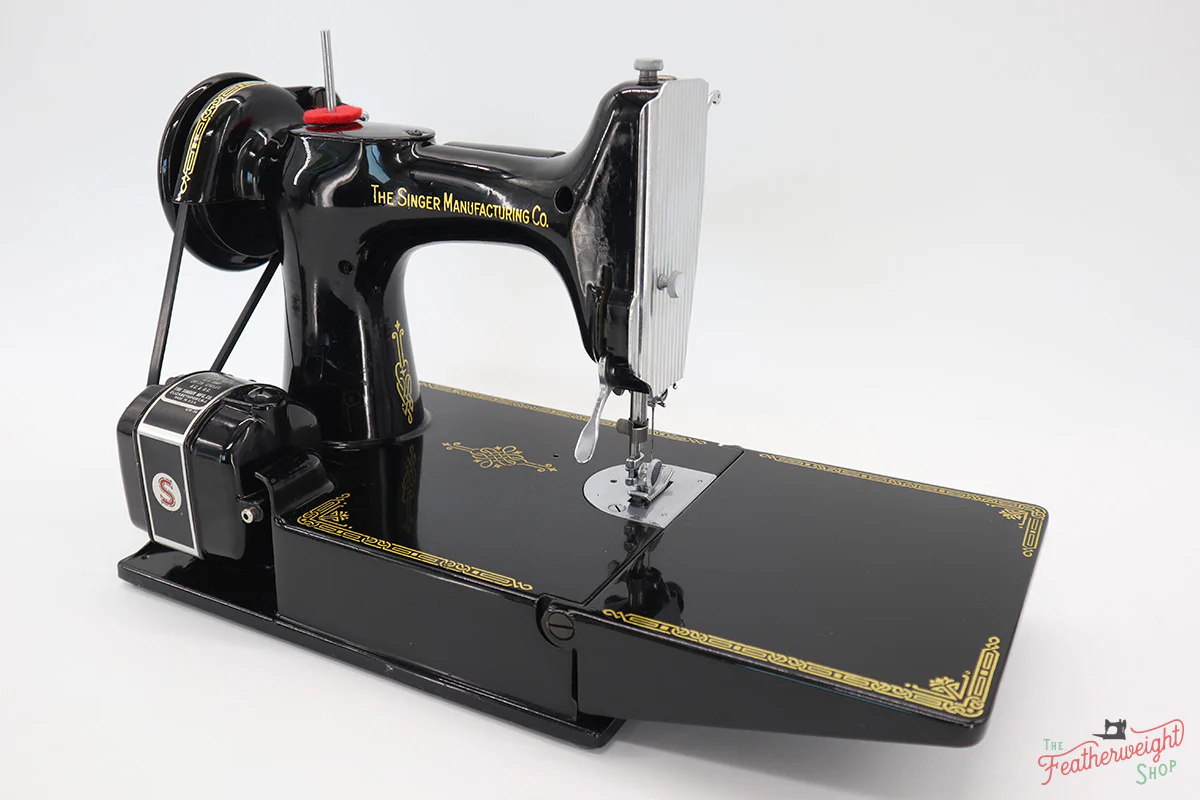 Singer Featherweight 221 Sewing Machine, Centennial: AJ917*** - Image 5