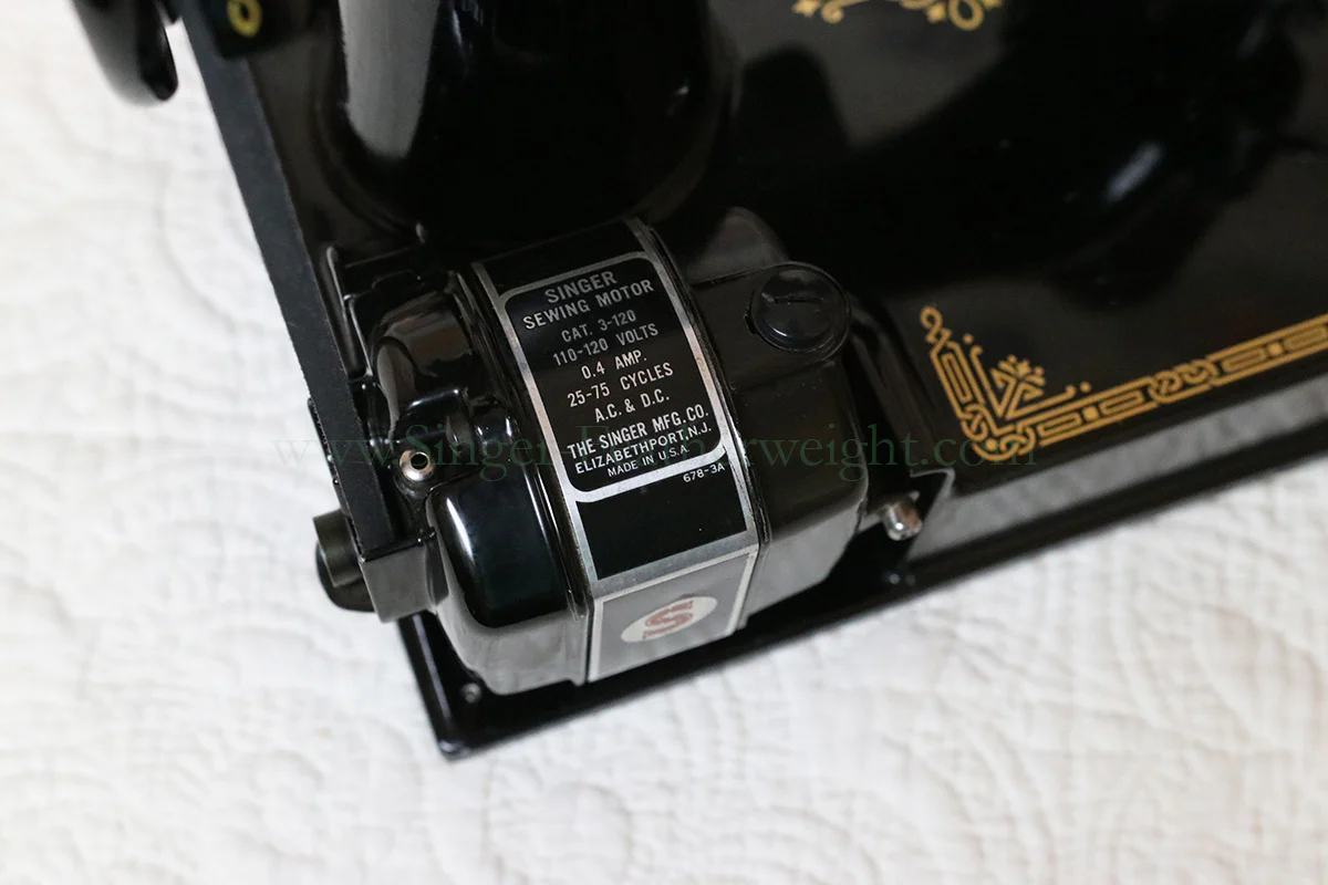Singer Featherweight 221 Sewing Machine, Centennial: AJ930*** - Image 13