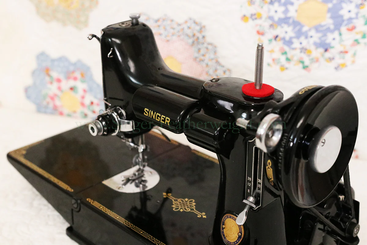 Singer Featherweight 221 Sewing Machine, Centennial: AJ930*** - Image 17