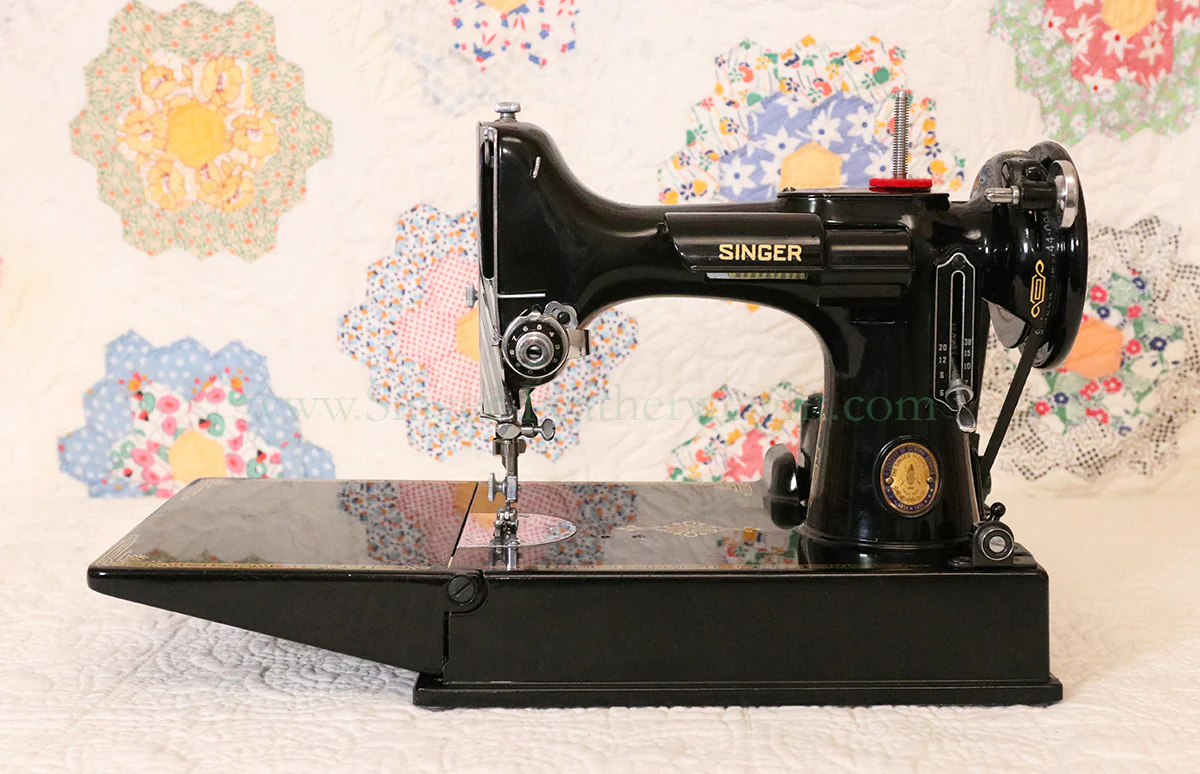 Singer Featherweight 221 Sewing Machine, Centennial: AJ930*** - Image 2