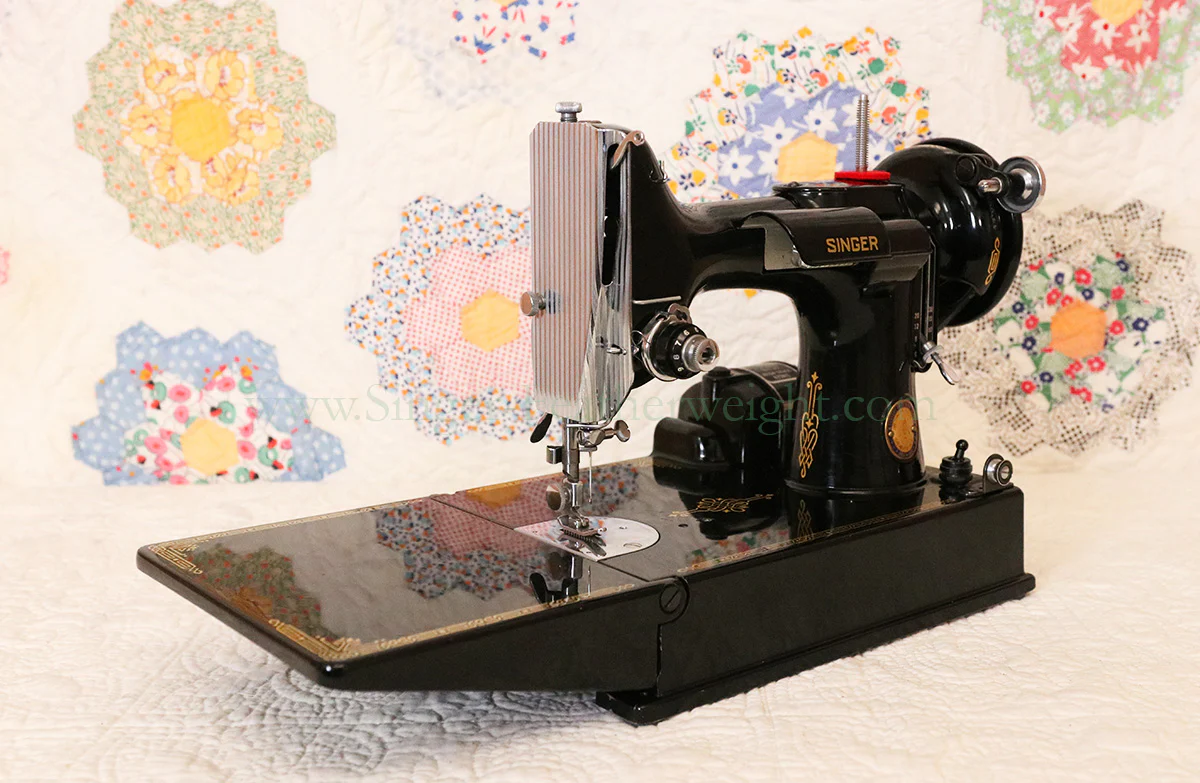 Singer Featherweight 221 Sewing Machine, Centennial: AJ930*** - Image 3