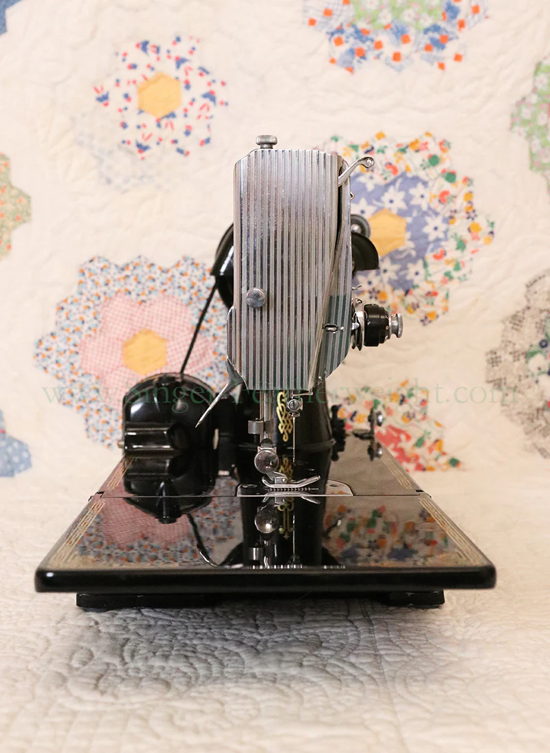 Singer Featherweight 221 Sewing Machine, Centennial: AJ930*** - Image 4