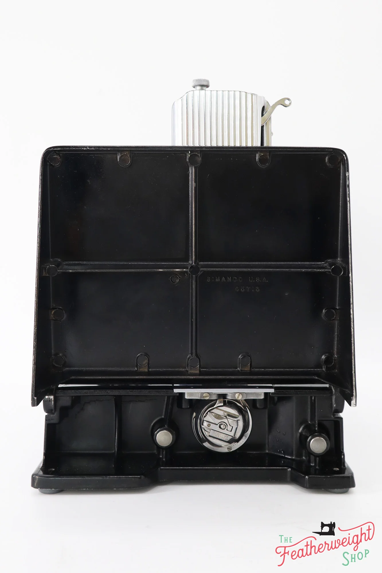 Singer Featherweight 221 Sewing Machine, Centennial: AK072*** - Image 4
