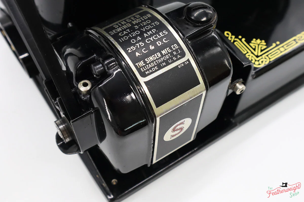 Singer Featherweight 221 Sewing Machine, Centennial: AK075*** - Image 14
