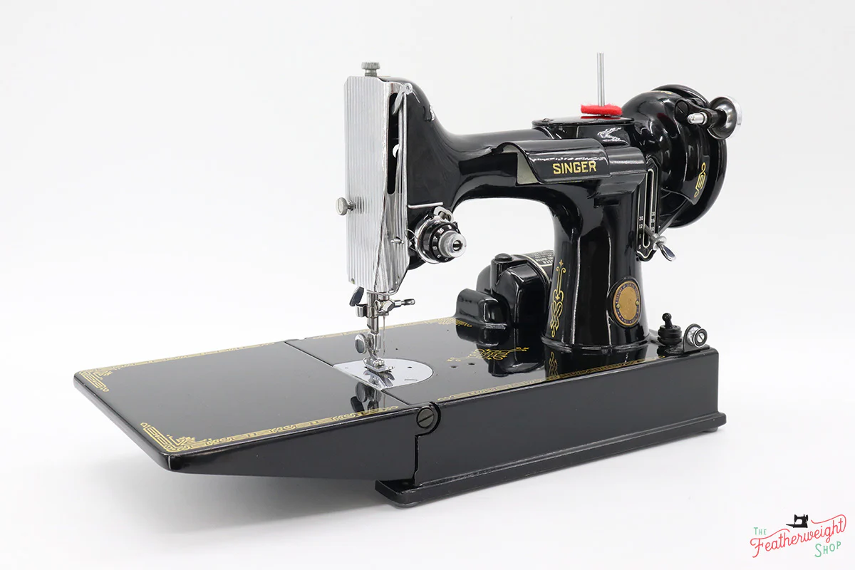 Singer Featherweight 221 Sewing Machine, Centennial: AK075*** - Image 3
