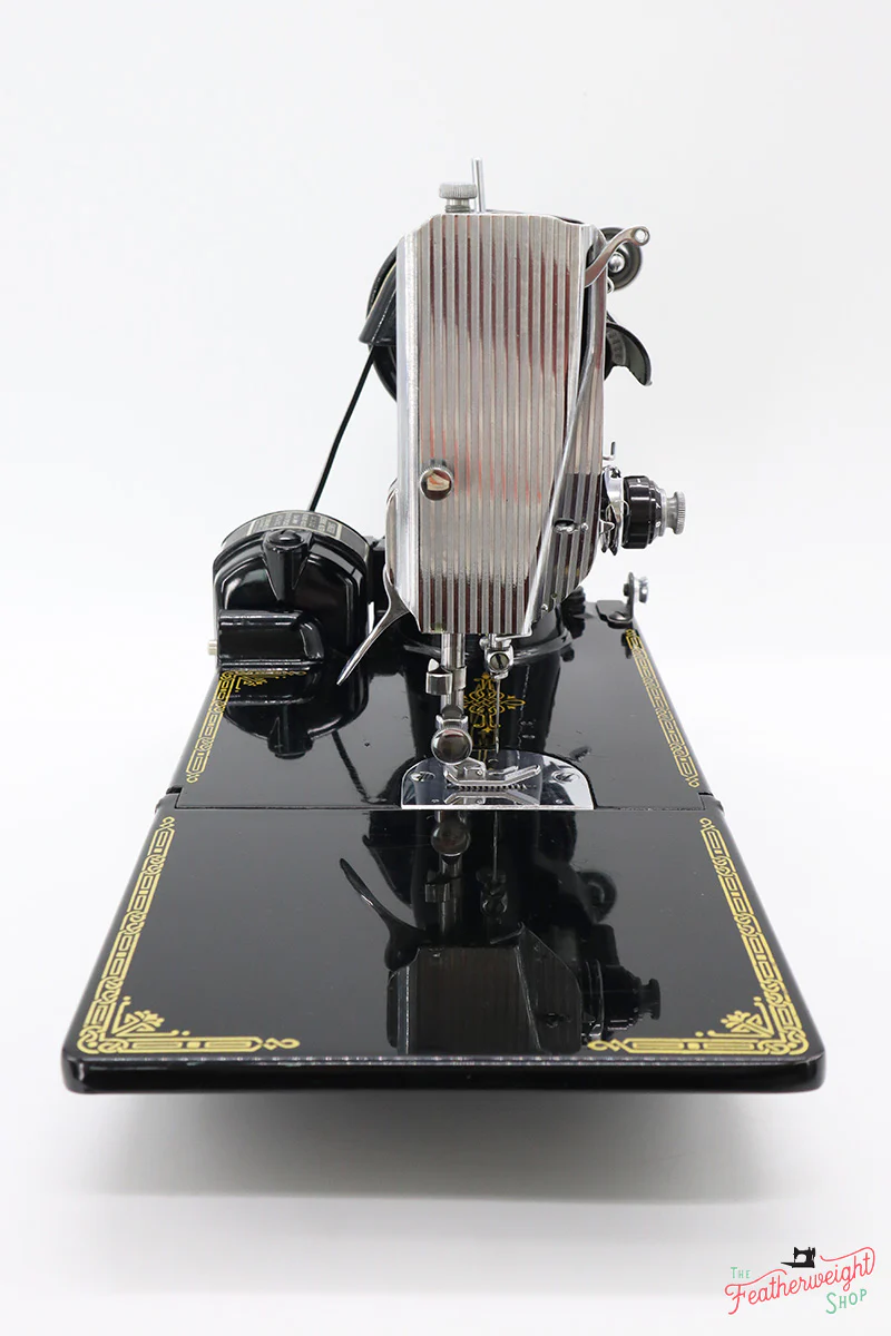 Singer Featherweight 221 Sewing Machine, Centennial: AK075*** - Image 4